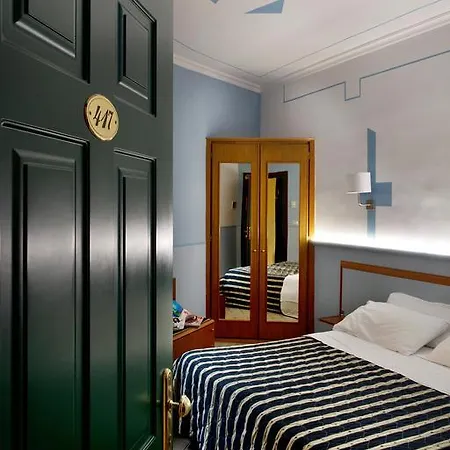 Degli Angeli كاستل غاندولفو