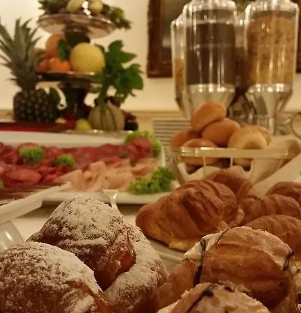 Degli Angeli كاستل غاندولفو