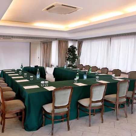 Degli Angeli كاستل غاندولفو