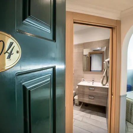 Degli Angeli فندق 4*