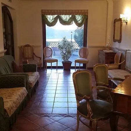 Degli Angeli كاستل غاندولفو