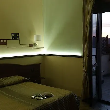 Degli Angeli كاستل غاندولفو