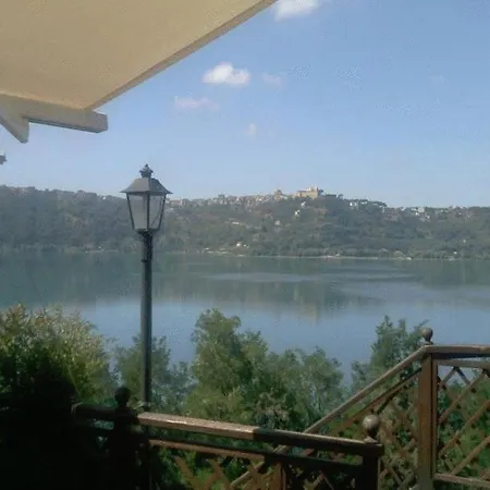 Degli Angeli كاستل غاندولفو