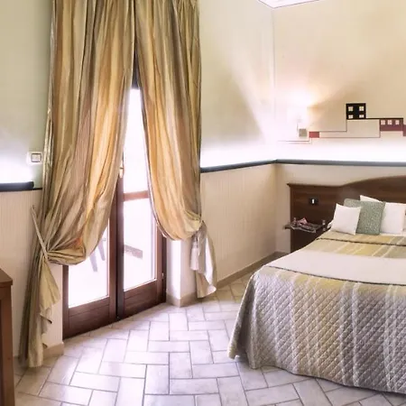 Degli Angeli كاستل غاندولفو